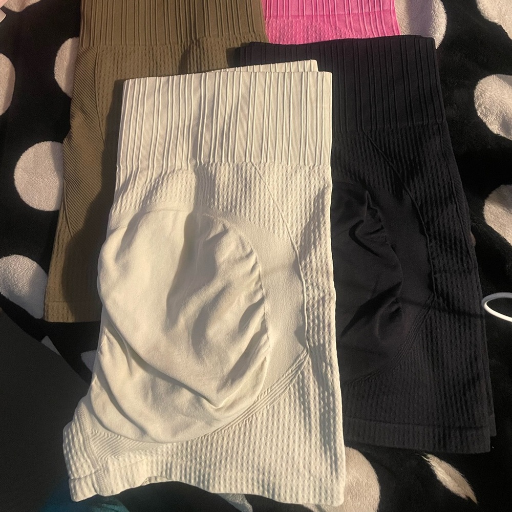 butt enhancing shorts 4 colors pink black green and white/pearl